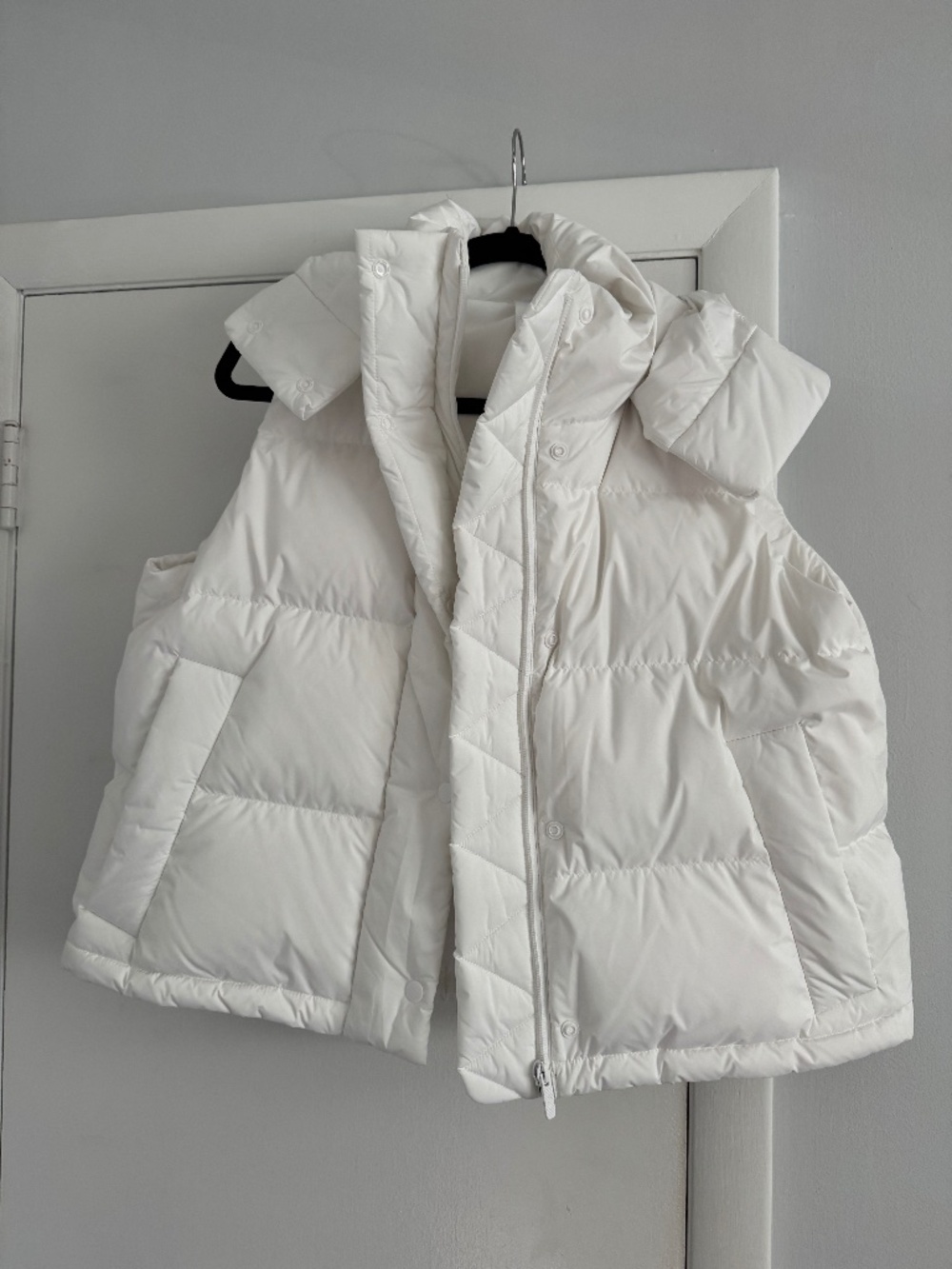 Lululemon White Hooded Down Puffer Vest Size 6 Goose Down